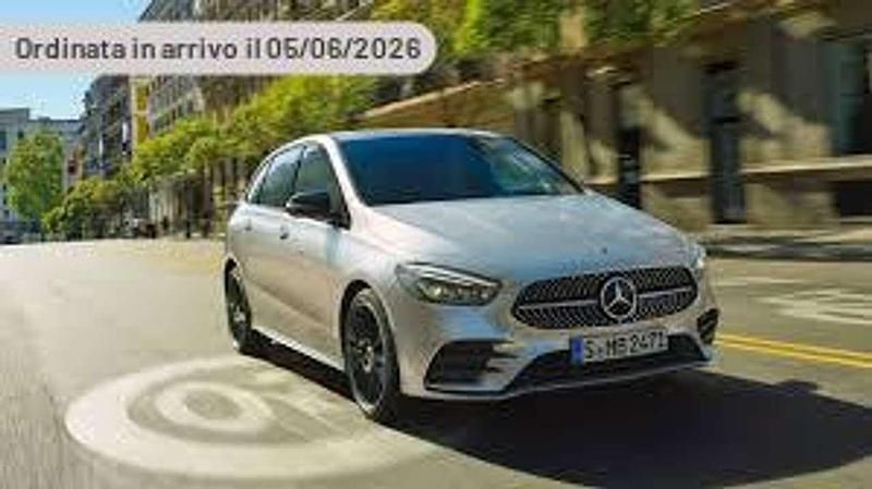 Argento Usata 2023 Mercedes B250e AMG line Monovolume | 44.600 € (Cara) - Immagine 1/1