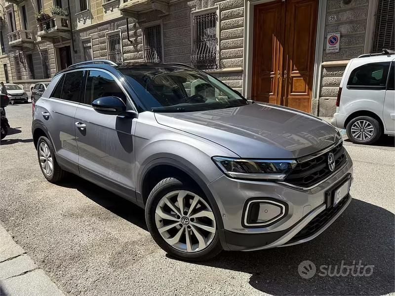 Usata VW T-Roc 2024 Grigio SUV