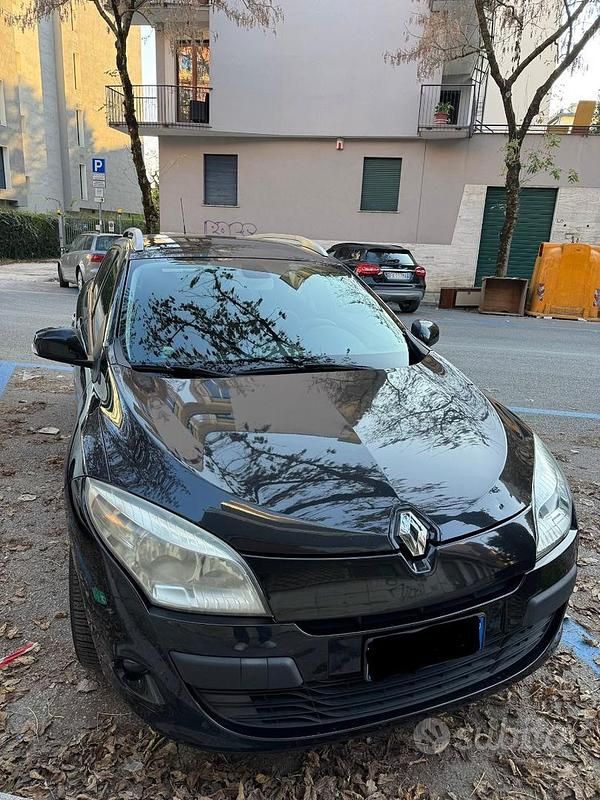 Nero Usata 2010 Renault Mégane GrandTour Station wagon | 3200 € (Molto cara) - Immagine 1/4