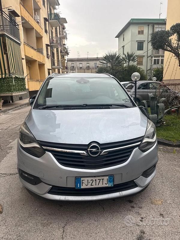 Usata Opel Zafira Business 135 CV (99 kW) 2017 Grigio Monovolume