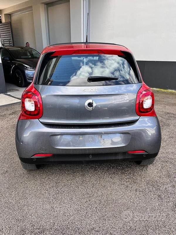 Usata Smart ForFour Passion 70 CV (51 kW) 2019 Grigio Utilitaria