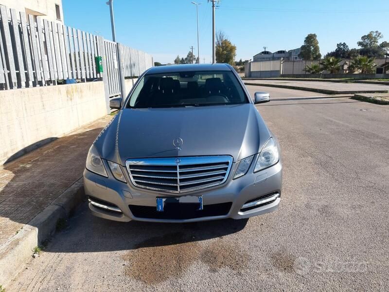 Usata Mercedes E220 2011 Grigio Berlina