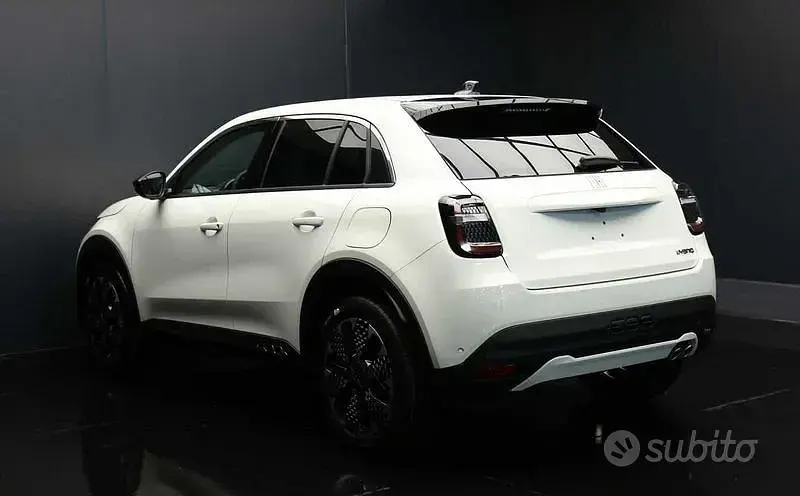 Nuova Fiat 600 La Prima 145 CV (106 kW) 2025 Bianco SUV