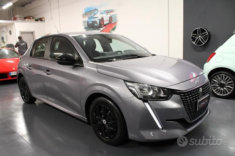 Usata Peugeot 208 Allure 102 CV (75 kW) 2022 Grigio Utilitaria