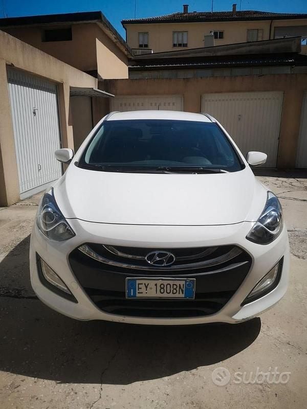 Usata Hyundai i30 110 CV (80 kW) 2015 Bianco Station wagon