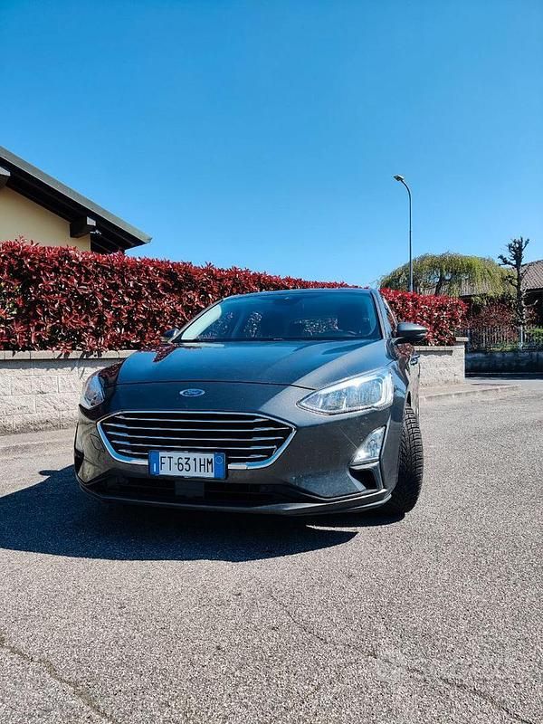 Usata Ford Focus 95 CV (69 kW) 2019 Grigio Berlina