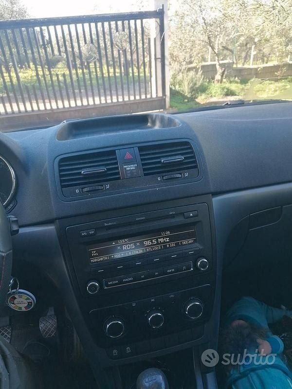 Usata Skoda Yeti 105 CV (77 kW) 2014 Grigio SUV