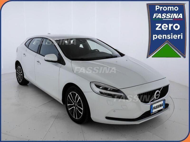 Bianco Usata 2019 Volvo V40 Plus Station wagon | 15.900 € (Cara) - Immagine 1/3