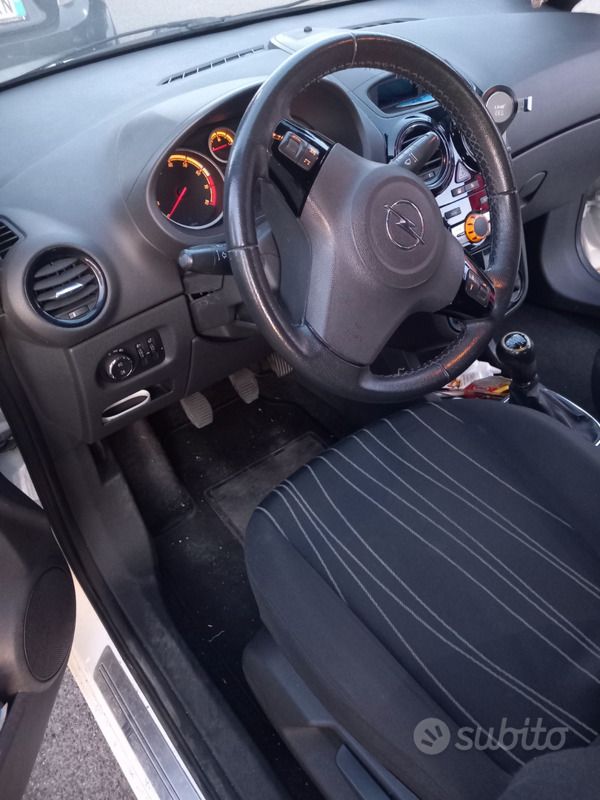 Usata Opel Corsa Sport 80 CV (58 kW) 2011 Bianco Utilitaria