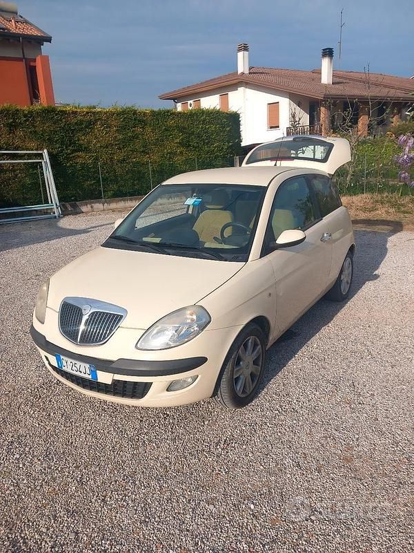 Usata Lancia Ypsilon 69 CV (50 kW) 2006 Utilitaria