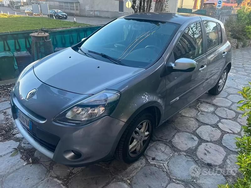 Usata Renault Clio II 2010 Grigio Berlina