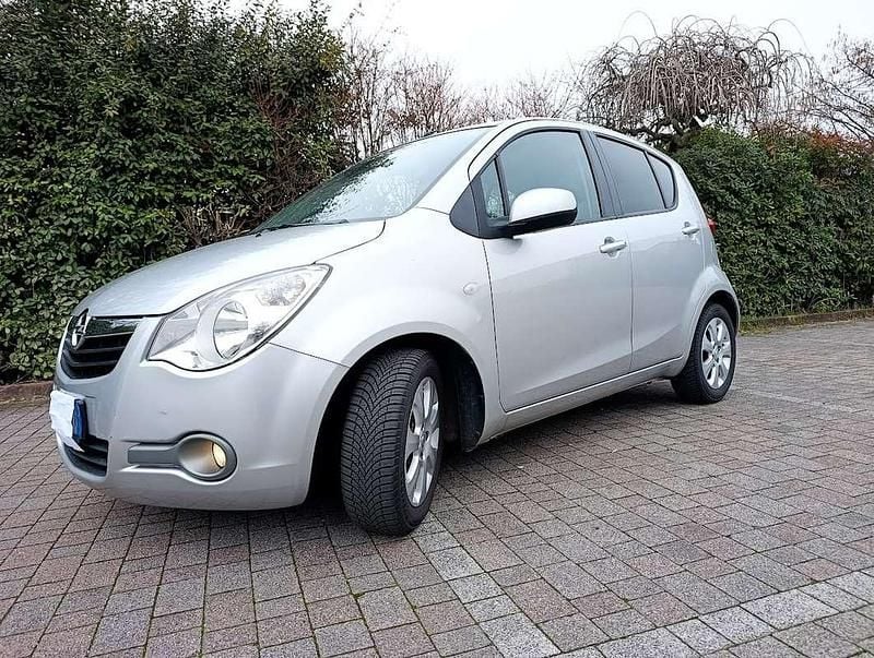 Usata Opel Agila Enjoy 86 CV (63 kW) 2011 Argento Utilitaria