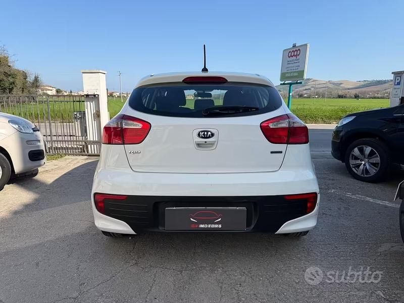 Usata Kia Rio Active 75 CV (55 kW) 2017 Other Berlina