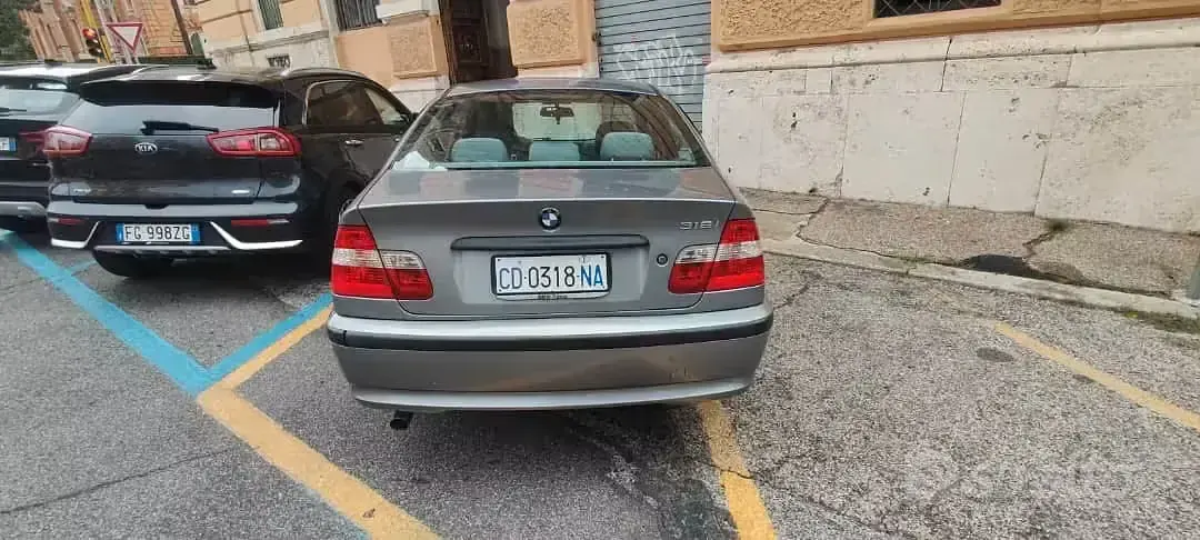 Usata BMW 318 144 CV (105 kW) 2003 Grigio Berlina