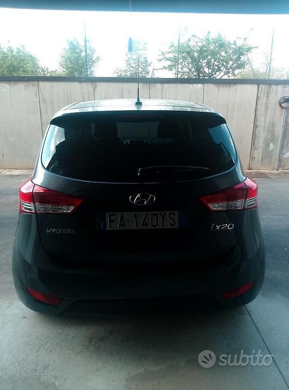 Usata Hyundai ix20 90 CV (66 kW) 2015 Grigio Utilitaria