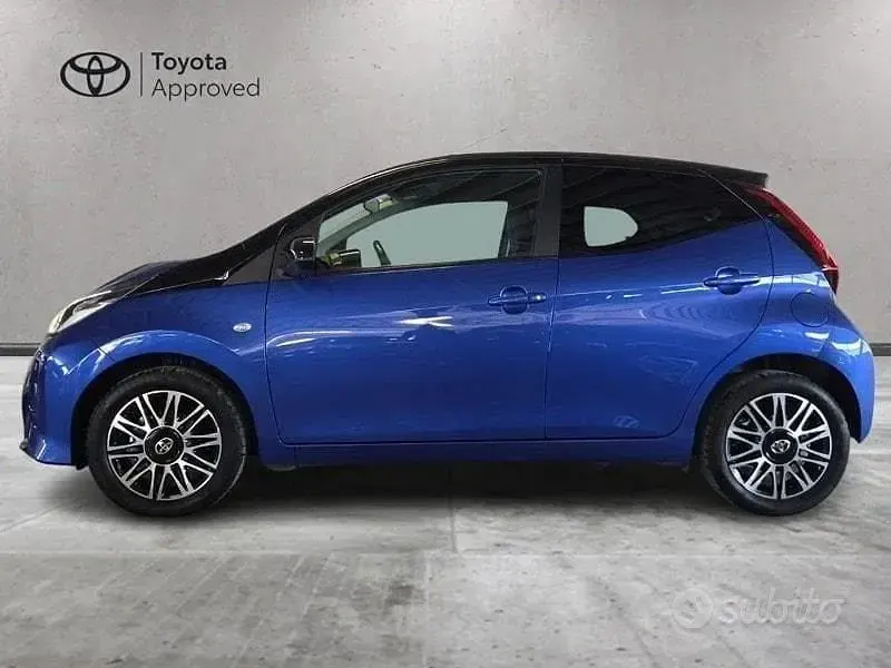 Usata Toyota Aygo Connect Style 72 CV (52 kW) 2020 Blu Utilitaria