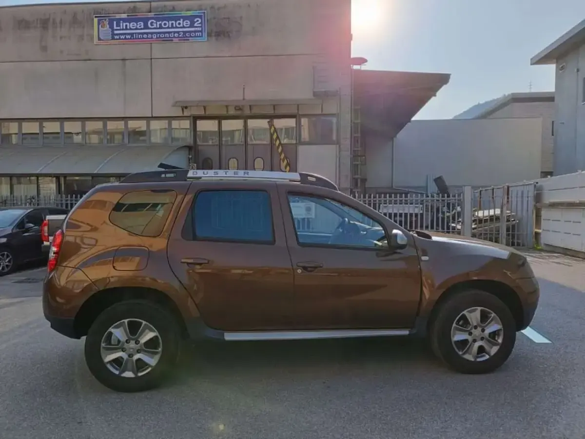 Usata Dacia Duster Ambiance 109 CV (80 kW) 2014 Marrone SUV