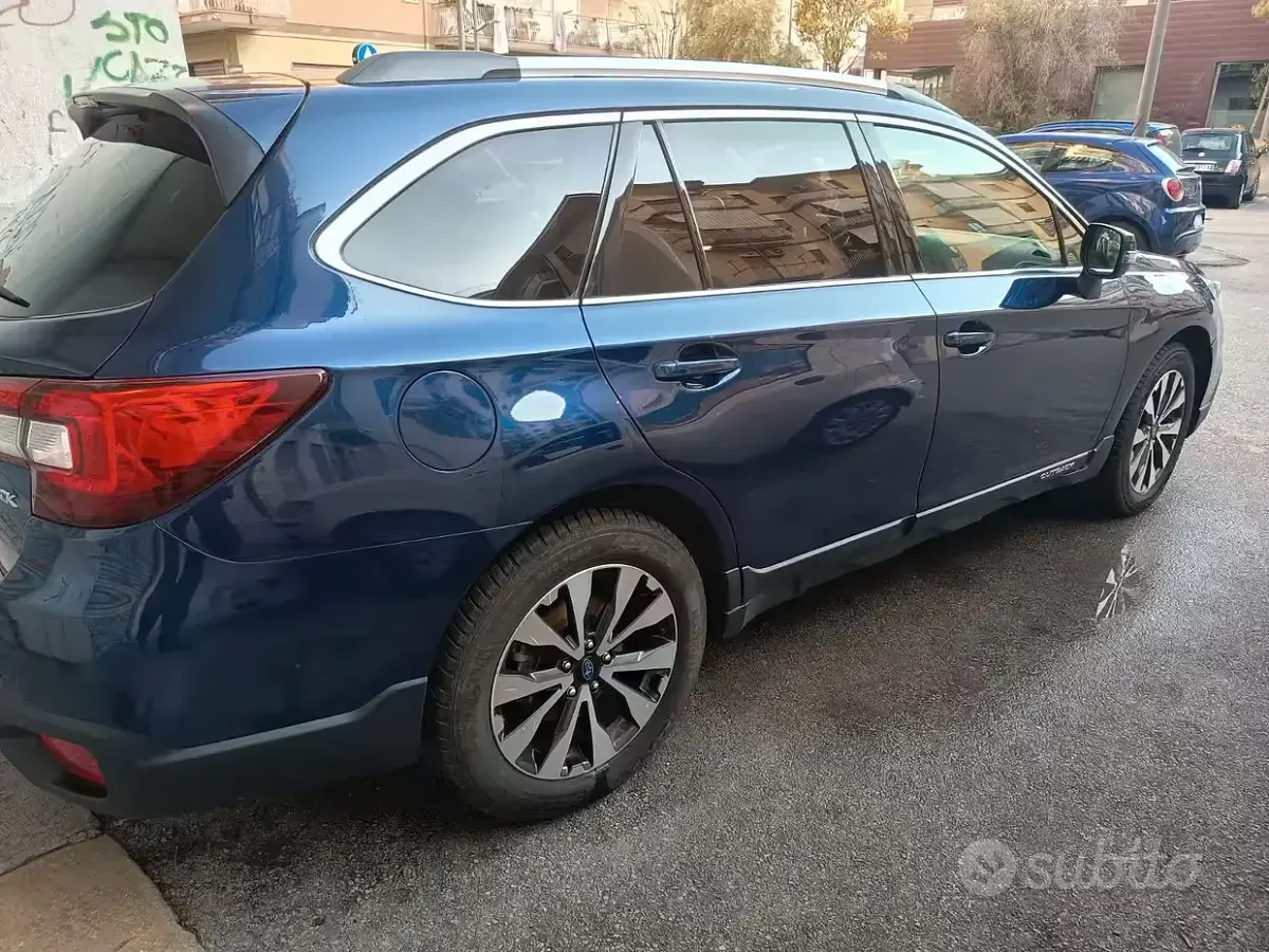 Usata Subaru Outback 150 CV (110 kW) 2016 Bluazzurro Station wagon