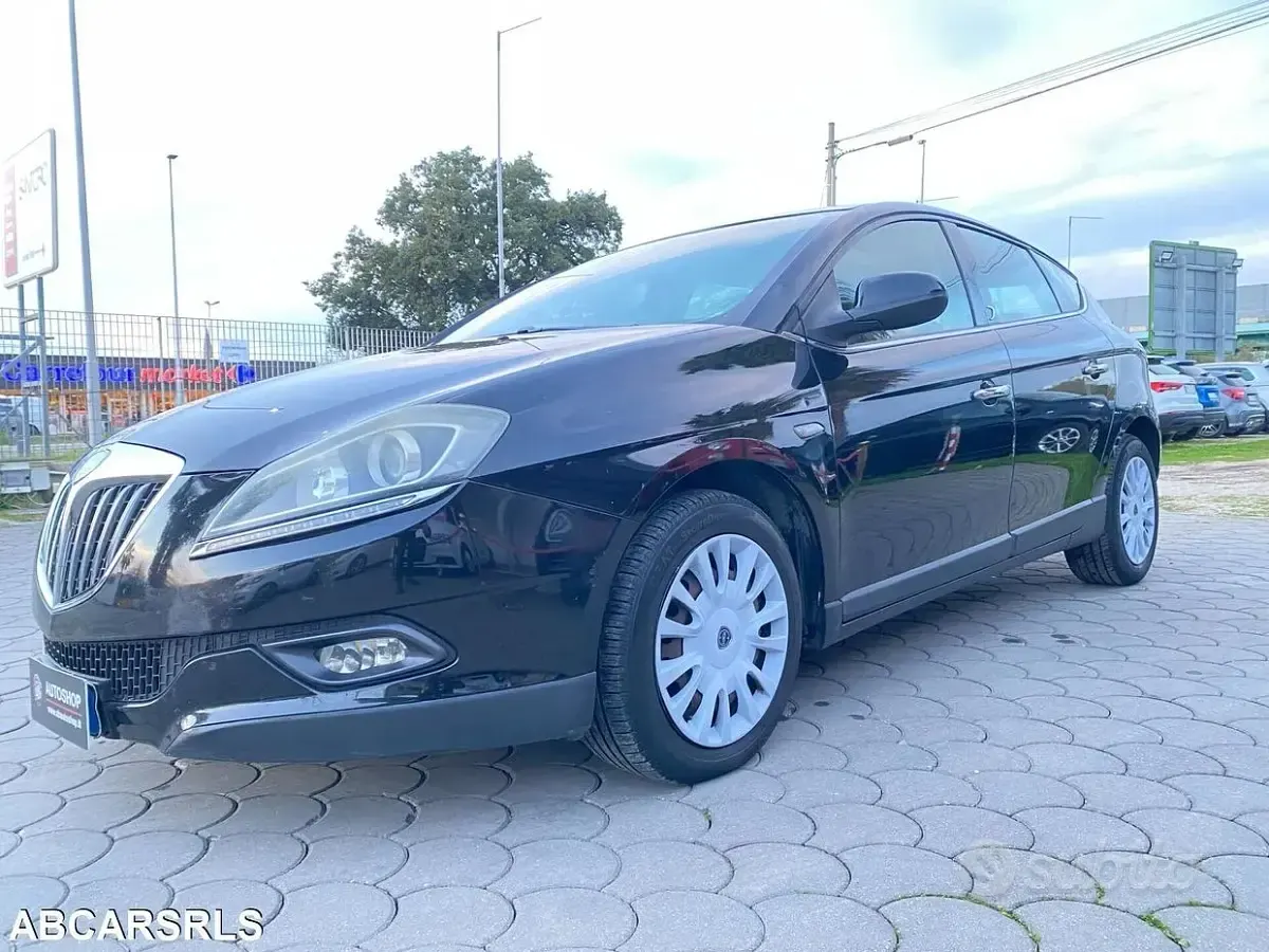 Usata Lancia Delta 120 CV (88 kW) 2009 Nero Utilitaria