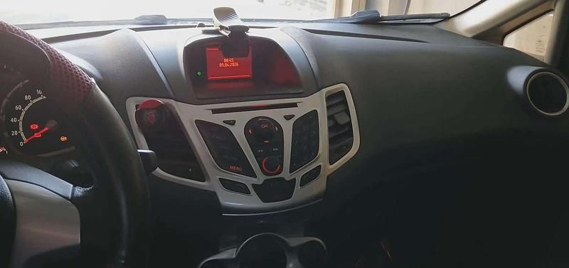 Usata Ford Fiesta Titanium 95 CV (69 kW) 2011 Utilitaria