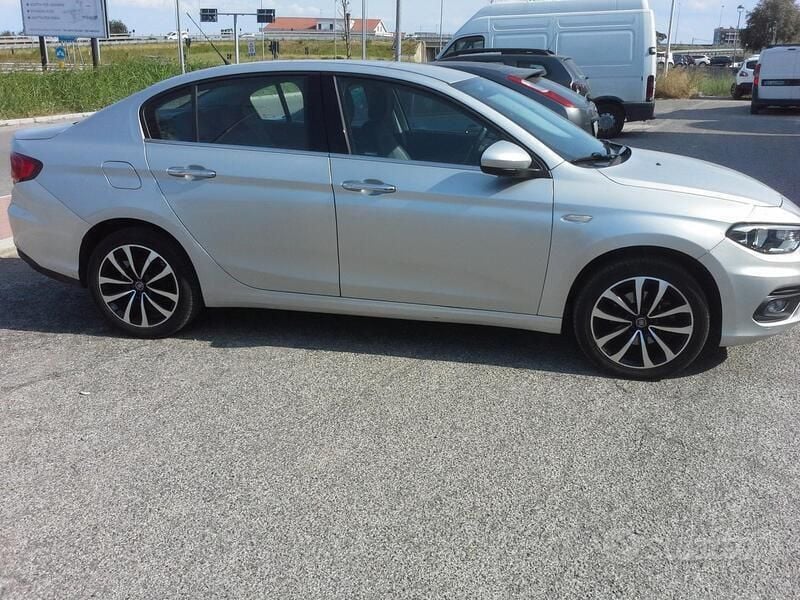 Usata Fiat Tipo 95 CV (69 kW) 2017 Grigio Berlina