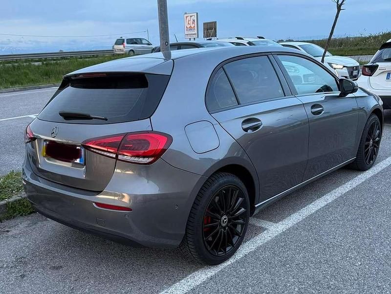 Usata Mercedes A250 Business 218 CV (160 kW) 2020 Grigio Berlina