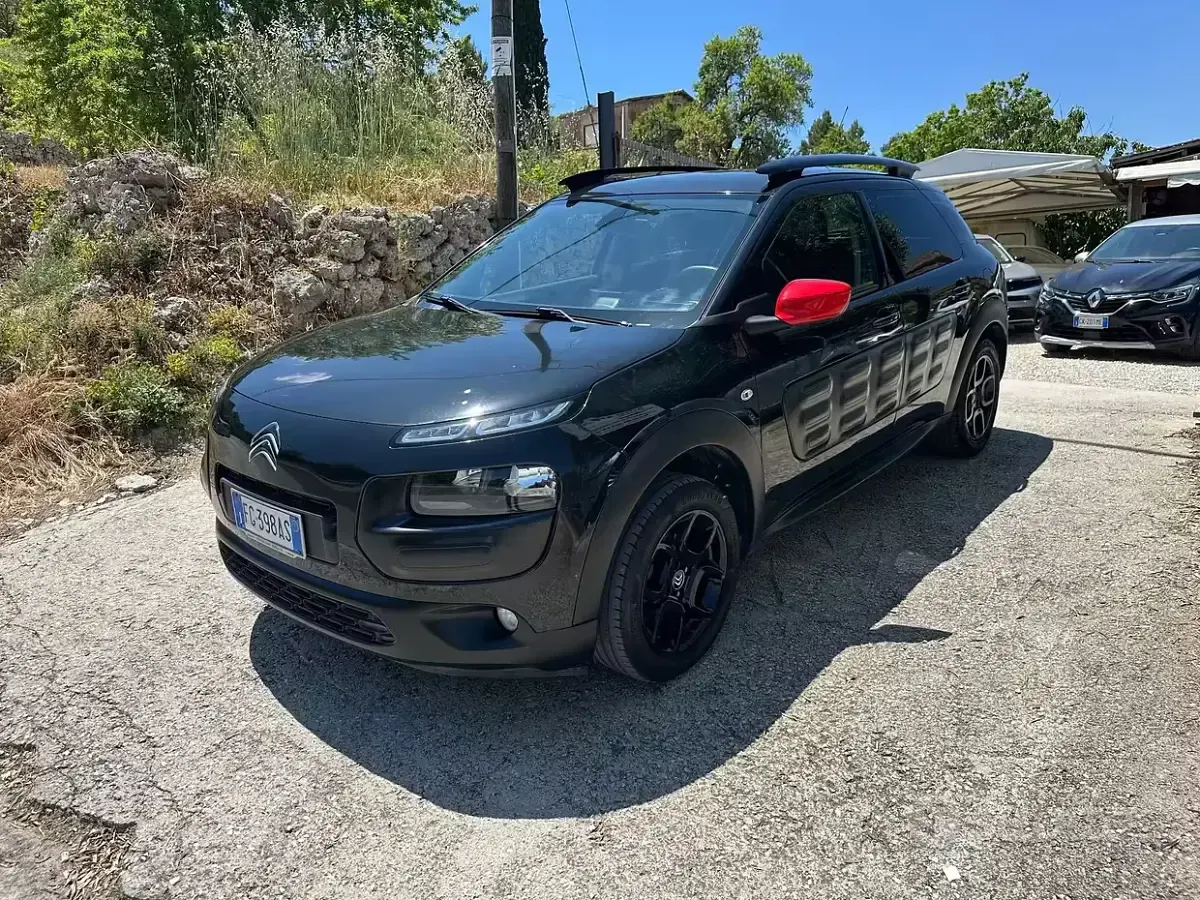 Usata Citroën C4 Shine 99 CV (72 kW) 2016 Nero SUV