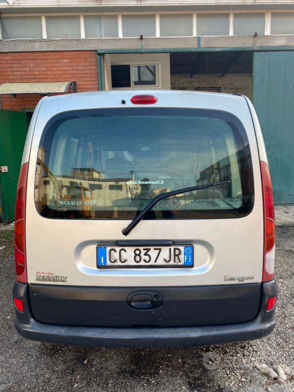 Usata Renault Kangoo 75 CV (55 kW) 2002 Grigio Monovolume