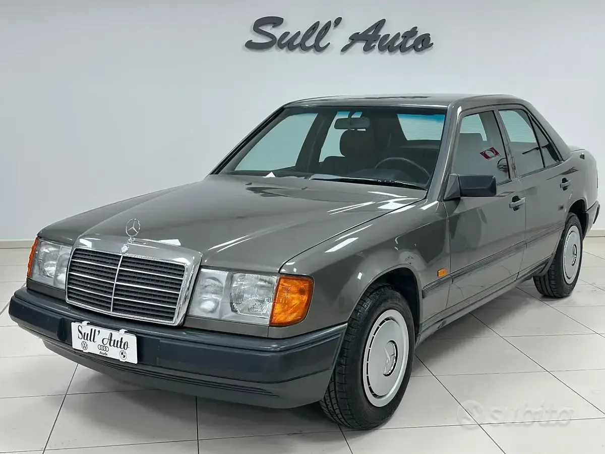 Usata Mercedes 200 122 CV (89 kW) 1986 Berlina