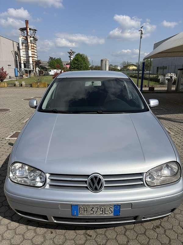 Usata VW Golf IV 101 CV (74 kW) 2005 Berlina