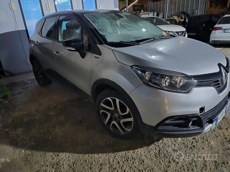Usata Renault Captur 95 CV (69 kW) 2017 Grigio SUV