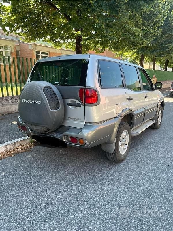 Grigio Usata 2003 Nissan Terrano SUV | 3000 € (Super prezzo) - Immagine 1/4