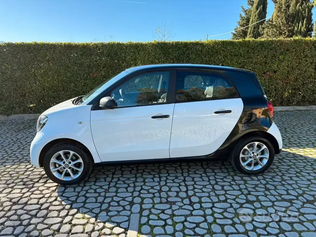 Usata Smart ForFour Passion 71 CV (52 kW) 2016 Bianco Utilitaria