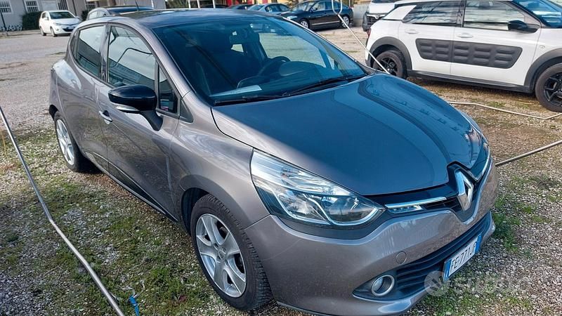 Usata Renault Clio IV Zen 75 CV (55 kW) 2016 Grigio Berlina