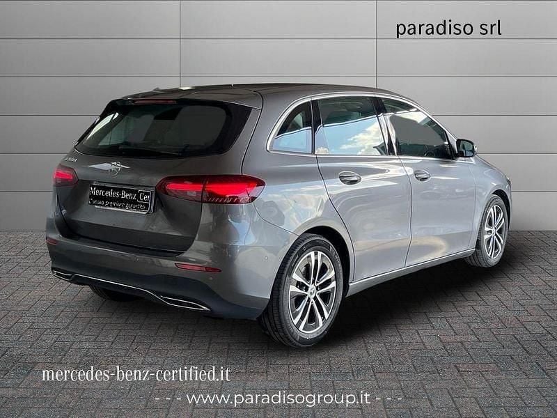 Usata Mercedes B180 Premium 116 CV (85 kW) 2023 Grigio Monovolume