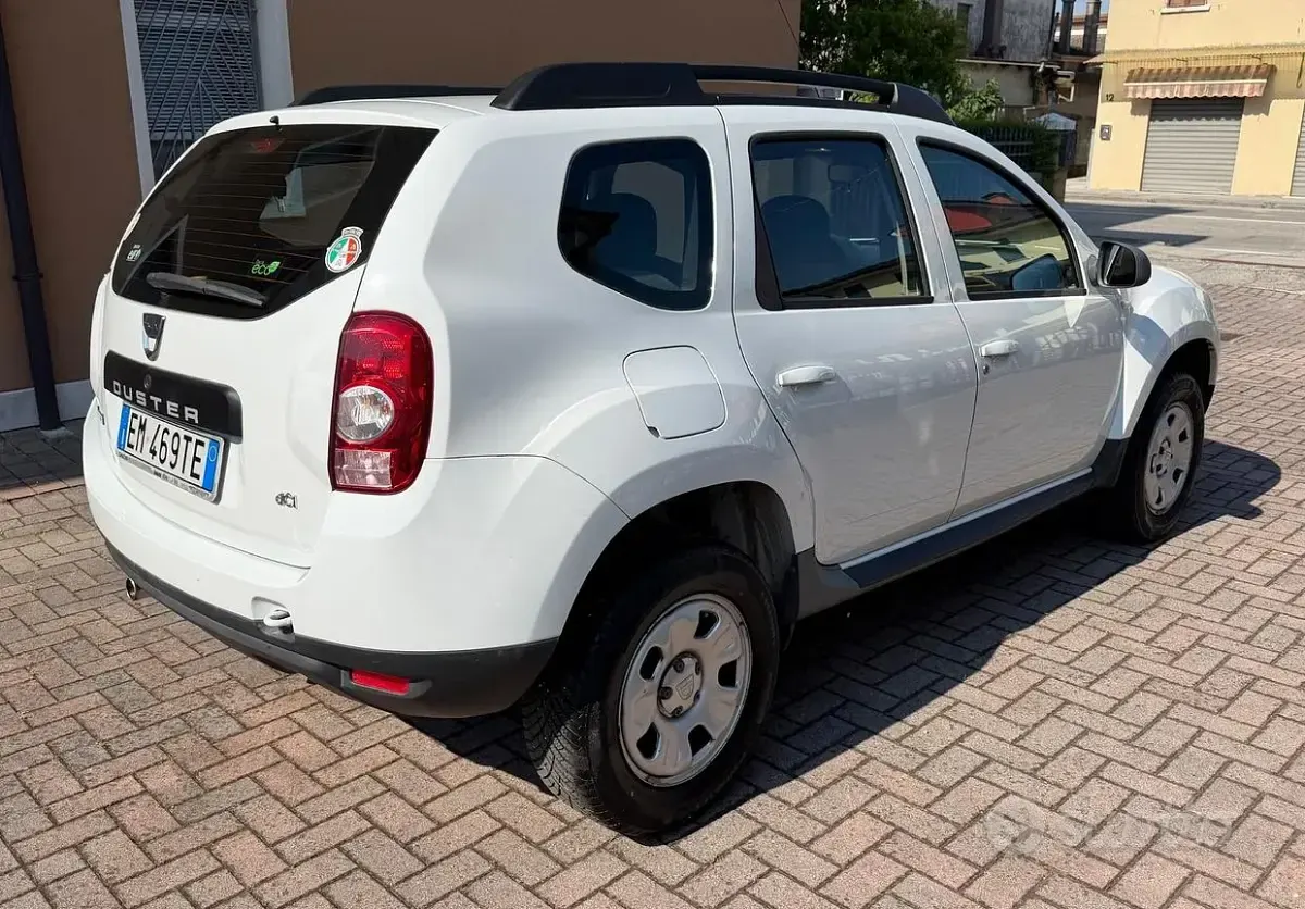 Usata Dacia Duster 90 CV (66 kW) 2012 Bianco SUV