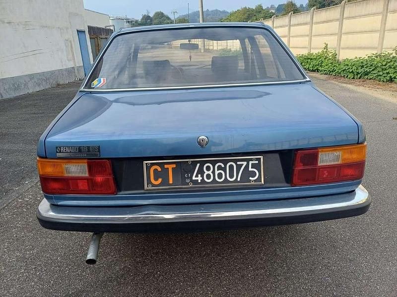 Usata Renault R18 79 CV (58 kW) 1979 Blu/azzurro Berlina