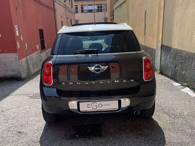 Usata Mini One Countryman 98 CV (72 kW) 2016 Marrone SUV
