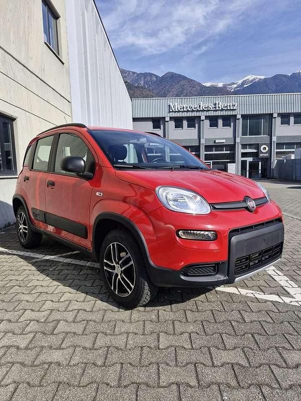 Usata Fiat Panda 4x4 S 86 CV (63 kW) 2019 Rosso Utilitaria