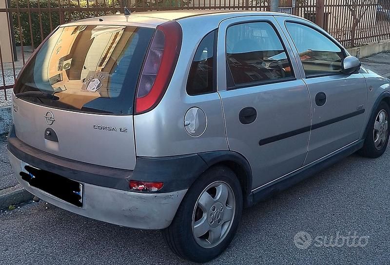 Usata Opel Corsa 75 CV (55 kW) 2001 Grigio Utilitaria