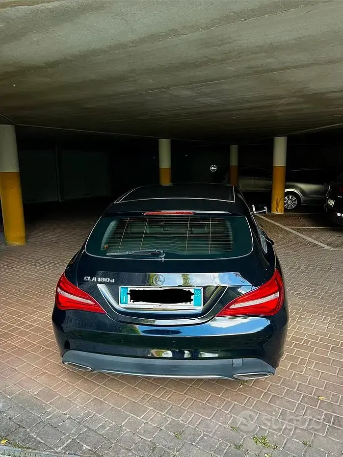 Usata Mercedes CLA180 109 CV (80 kW) 2017 Nero Coupé