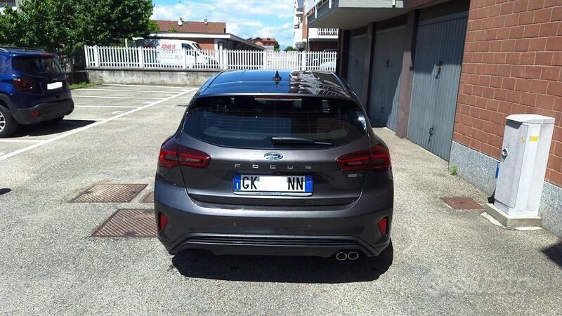 Usata Ford Focus ST-Line 125 CV (91 kW) 2022 Grigio Berlina