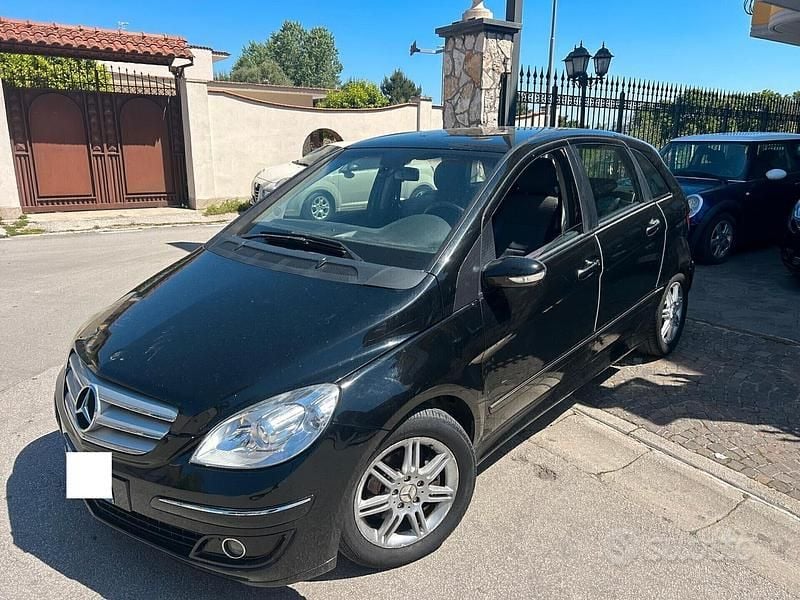 Usata Mercedes B180 109 CV (80 kW) 2006 Nero Monovolume