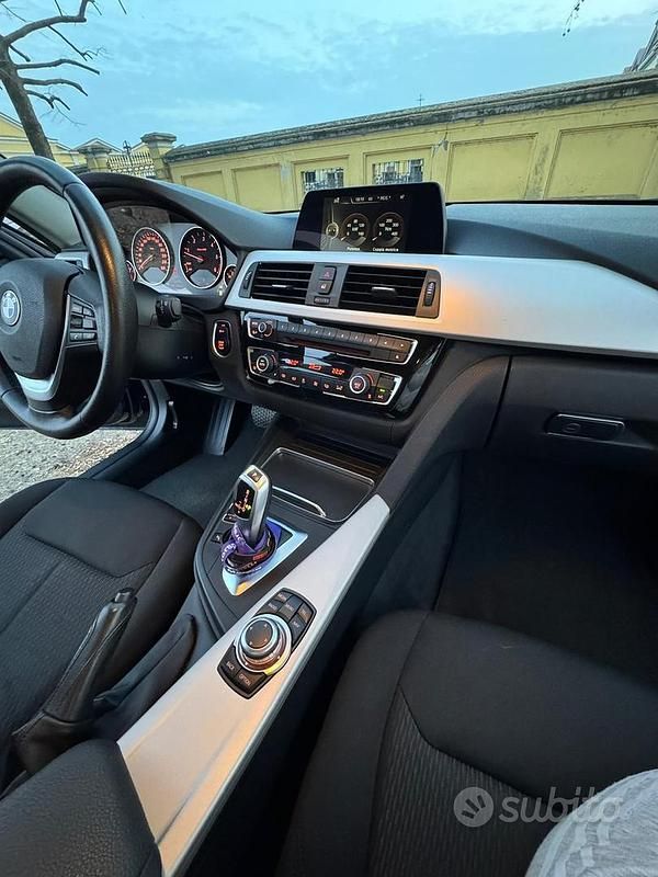 Usata BMW 318 Advantage 150 CV (110 kW) 2016 Blu/azzurro Station wagon