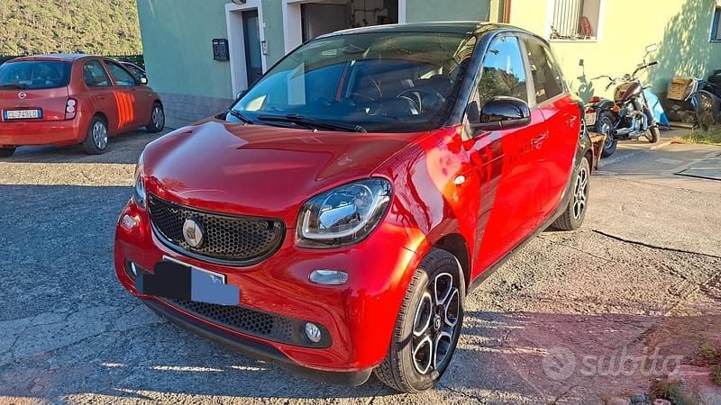 Usata Smart ForFour Prime 90 CV (66 kW) 2016 Rosso Utilitaria