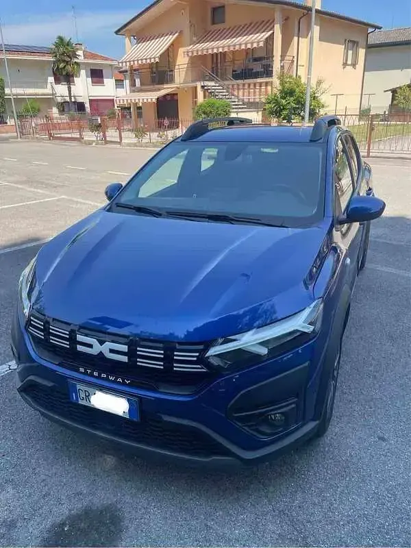 Usata Dacia Sandero Expression 101 CV (74 kW) 2024 Blu/azzurro Berlina