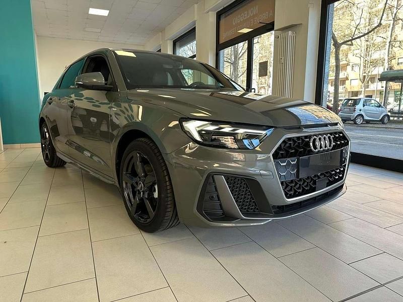 Nuova Audi A1 S-Line 116 CV (85 kW) 2025 Grigio SUV