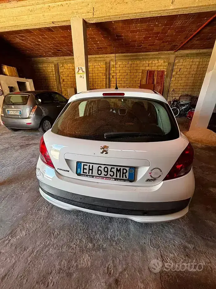 Usata Peugeot 207 68 CV (50 kW) 2011 Berlina