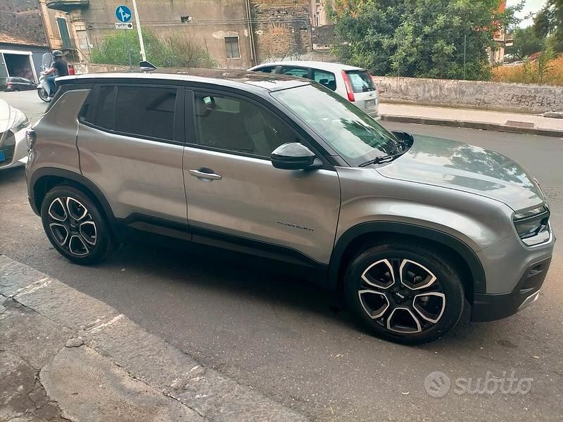 Usata Jeep Avenger Summit 101 CV (74 kW) 2024 Grigio SUV