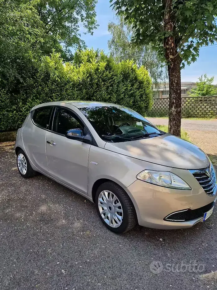 Usata Lancia Ypsilon Gold 69 CV (50 kW) 2011 Utilitaria
